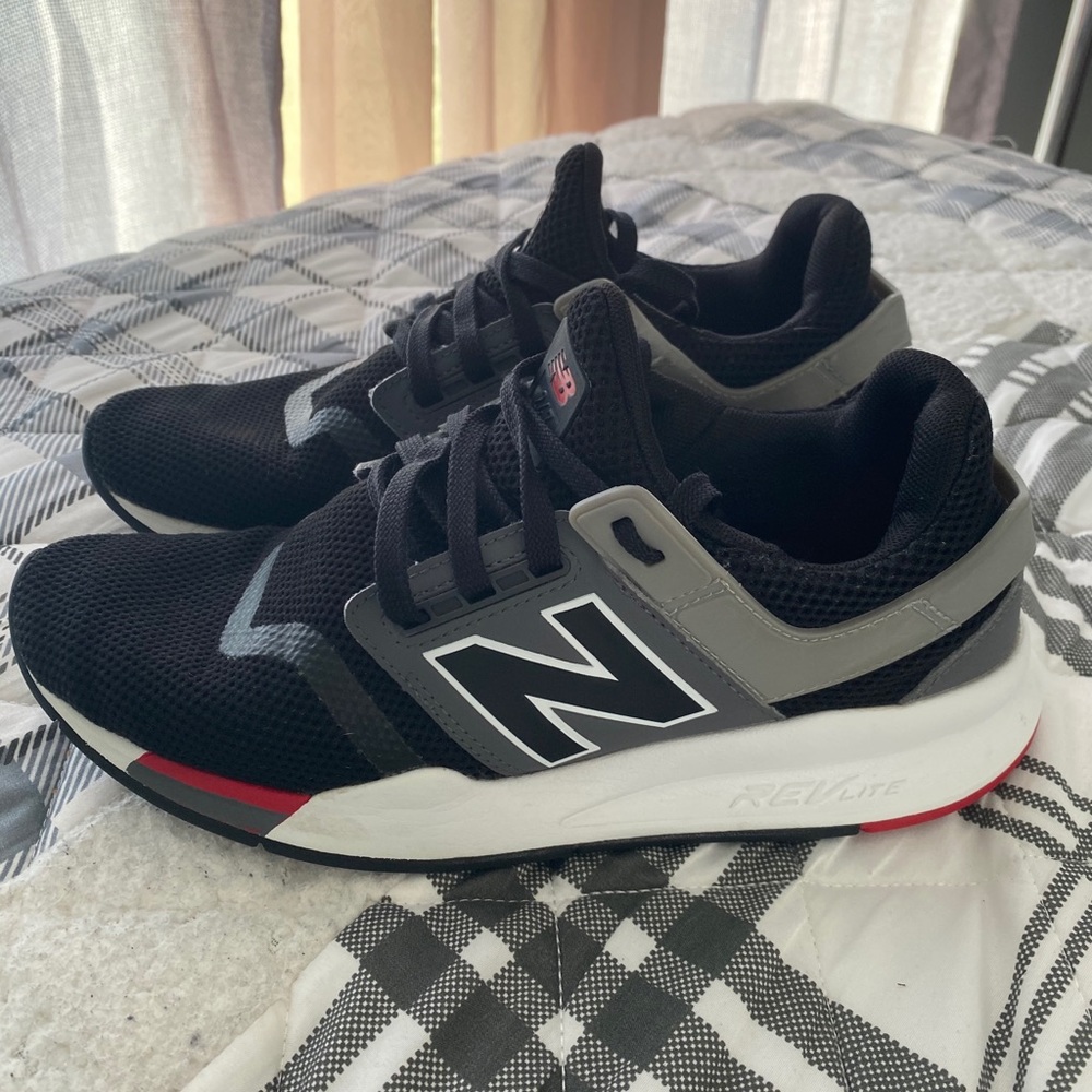 Men’s New Balance 247’s
